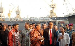 FOTO AGENDA PRESIDEN : Presiden Jokowi ke PT PAL Ungkap Dana BUMN