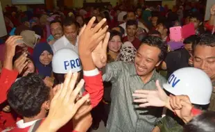 FOTO IKIP PGRI MADIUN : Menpora Imam Nahrawi Seminar di Madiun