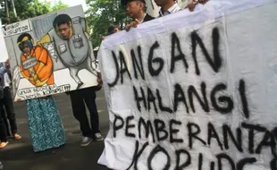 BAMBANG WIDJOJANTO DITANGKAP : Bambang Otomatis Nonaktif, Pimpinan KPK Pincang