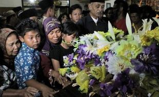 PESAWAT AIRASIA DITEMUKAN : Lagi, 2 Jenazah Teridentifikasi, Sidik Jari Sudah Sulit Diperiksa