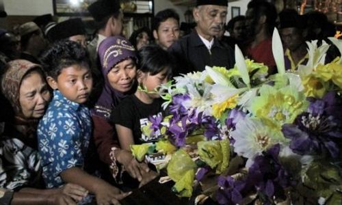 PESAWAT AIRASIA DITEMUKAN : Lagi, 2 Jenazah Teridentifikasi, Sidik Jari Sudah Sulit Diperiksa