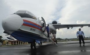 FOTO PESAWAT AIRASIA DITEMUKAN : Ini Dia Jet Amfibi Rusia Pencari Black Box