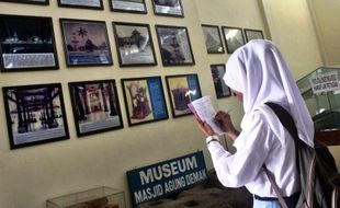 FOTO WISATA DEMAK : Masjid Demak Objek Wisata Edukasi Menarik