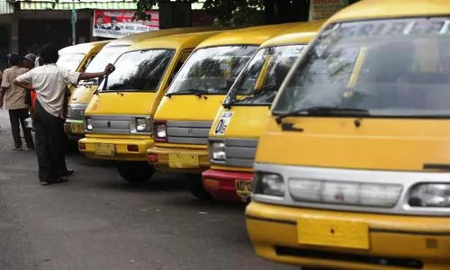 TRANSPORTASI SOLO : Trayek Angkutan Kota bakal Dirombak