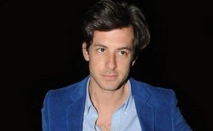 CHART LAGU : Mark Ronson Rajai Tangga Musik Inggris