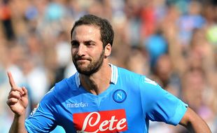 CESENA VS NAPOLI : Napoli Hajar Cesena 4-1, Higuain Sumbang Dua Gol