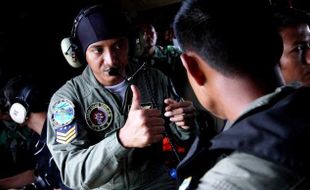 MUSIBAH AIRASIA : TNI Siap Antar Keluarga Korban Airasia QZ 8501 ke Teluk Kumai