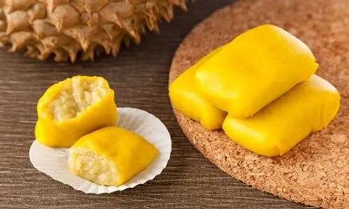 KULINER NUSANTARA : Bikin Pancake Durian Ternyata Mudah, Ini Caranya!