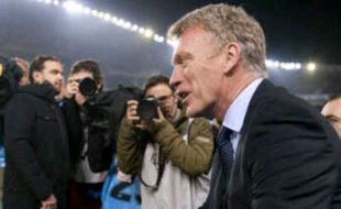 KARIR PELATIH : Enrique Kebanjiran Kritik, Moyes Kebanjiran Sanjungan