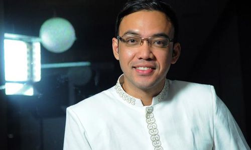 KABAR ARTIS : Investasi Bodong, Begini Kronologi Penangkapan Sandy Tumiwa