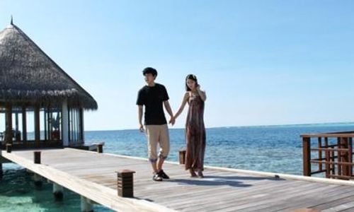 K-POP : Foto Romantis Bulan Madu Sungmin Suju dan Kim Sa Eun Beredar