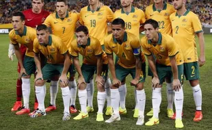 AUSTRALIA VS KUWAIT : The Socceros Incar Kemenangan Perdana