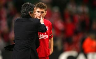 BINTANG LAPANGAN : Gerrard Pergi, Mourinho Ikut Bersedih...