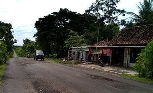 HARGA TANAH KULONPROGO Terlalu Tinggi Menghambat Investasi