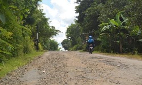 WADUK PIDEKSO WONOGIRI : Jalan Lokasi Penggalian Perdana Rusak Parah