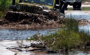 LONGSOR BANJARNEGARA : Solo Raya Jeep Community-Solopeduli Galang Dana untuk Korban