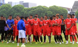 PERSIS SOLO : Lini Belakang Rapuh, Persis Ingin Bek Anyar