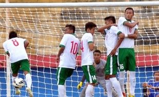 TIMNAS INDONESIA U-22 : Aji Santoso Terus Asah Penyerang Garuda Muda