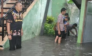 BENCANA BANJIR KLATEN : Hujan Angin, Kantor Disdik Sempat Terendam 60 Cm