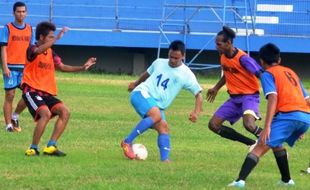 FOTO DIVISI UTAMA : Madiun Putra FC Tetap Jajal Calon Pemain