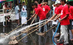 FOTO FESTIVAL JENANG 2015 : Panitia Festival Jenang Pel Jalan