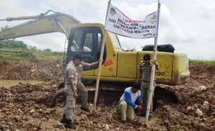 PERTAMBANGAN SRAGEN : Aktivis Lingkungan Adang Kendaraan Berat