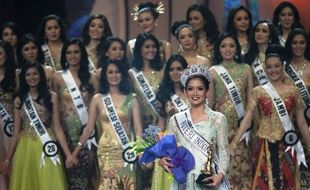 FOTO PUTRI INDONESIA 2015 : Putri Indonesia dari Jawa Tengah