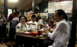 JOKOWI-MEGA DIKABARKAN PECAH : Soto Gading Solo Cairkan Suasana Presiden-Ketum PDIP