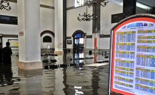 STASIUN PONCOL dan Stasiun Tawang Dukucuri Dana Refitalisasi Rp1,4 Miliar