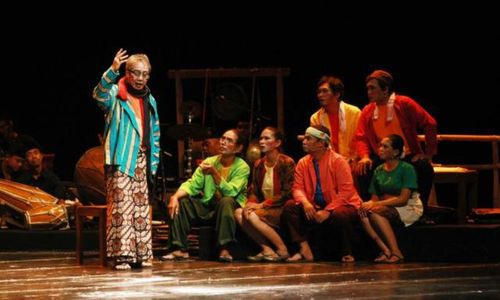 SENI PERTUNJUKKAN : Merayakan Masa Lalu Ala Teater Garasi