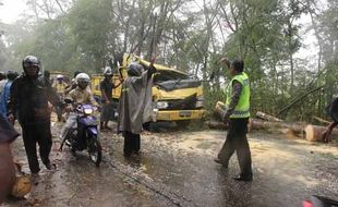 Sebuah Rumah di Sleman Roboh, 8 Orang Penghuninya Selamat