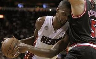 NBA 2014/2015 : Miami Heat Perpanjang Derita New York Knicks