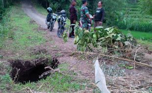 INFRASTRUKTUR BOYOLALI : Jembatan di Ngampon Ambrol, Akses Warga Terganggu