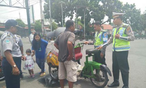 Becak Bermotor di Jogja Dirazia