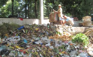 PENGELOLAAN SAMPAH KLATEN : Hari Ini, DPU Buang Sampah ke Kedungdukuh