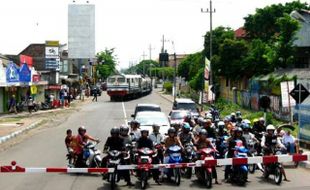 KERETA UNIK MADIUN : Haduh, Nasib Rel Bengkong Sebentar Lagi Tinggal Kenangan