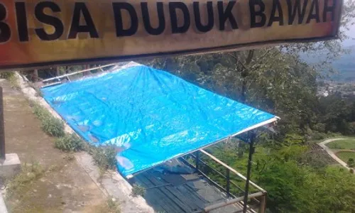 LERENG LAWU : Sstt...Warung Ini Sediakan Tempat Bercengkerama Muda Mudi di Tebing