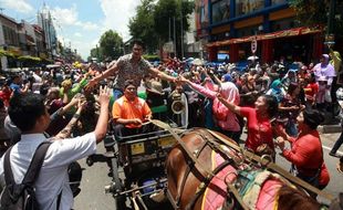 FOTO INDONESIA KEREN : Wow, Ada Pemain Mahabharata di Malioboro