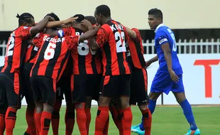 PIALA JENDERAL SUDIRMAN 2015 : Persipura Tundukkan Surabaya United 2-0