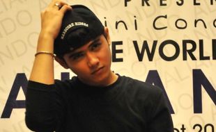 ARTIS MUDA: Aliando Bingung Pilih Nyanyi atau Acting 