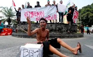 HARGA BBM : Kebijakan Jokowi Dituding Bikin Tak Nyaman, Ini Alasannya…