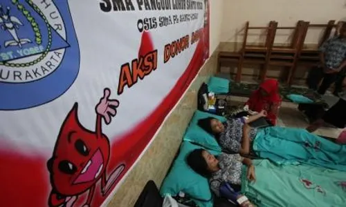 FOTO DONOR DARAH : SMA Santo Yosef Sumbangkan Darah