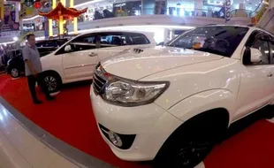 FOTO MOBIL TERBARU : Toyota Terbaru Hadir di Solo Square