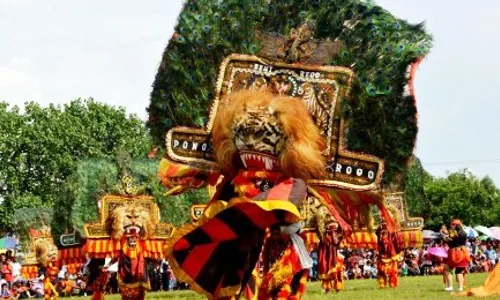 FOTO PARADE REOG PONOROGO : 20 Reog Ponorogo Ramaikan Madiun