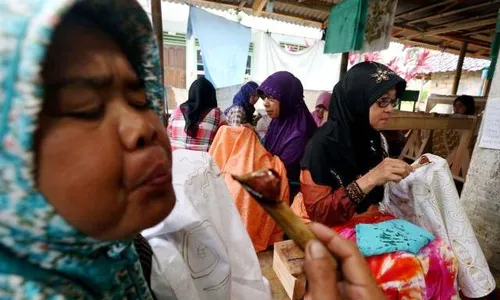 INDUSTRI BATIK : Perajin Batik Magelang Kembangkan Bahan Pewarna Alami