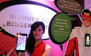 FOTO SMARTPHONE TERBARU : Ponsel Terbaru Lenovo Masuk Indonesia