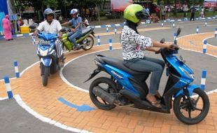 LAYANAN PEMBUATAN SIM : Material Pembuatan SIM di Polres Temanggung Habis