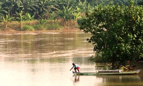 Hendak Selfie, ABG Bojonegoro Jatuh ke Sungai Bengawan Solo