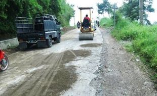 KERUSAKAN INFRASTRUKTUR BOYOLALI : Pengguna Jalur SSB Keluhkan Penambalan Lubang Jalan