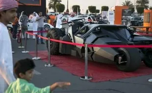 PAMERAN OTOMOTIF : Wow, Mobil Batman "Tenggelamkan" Mobil Mewah Eropa